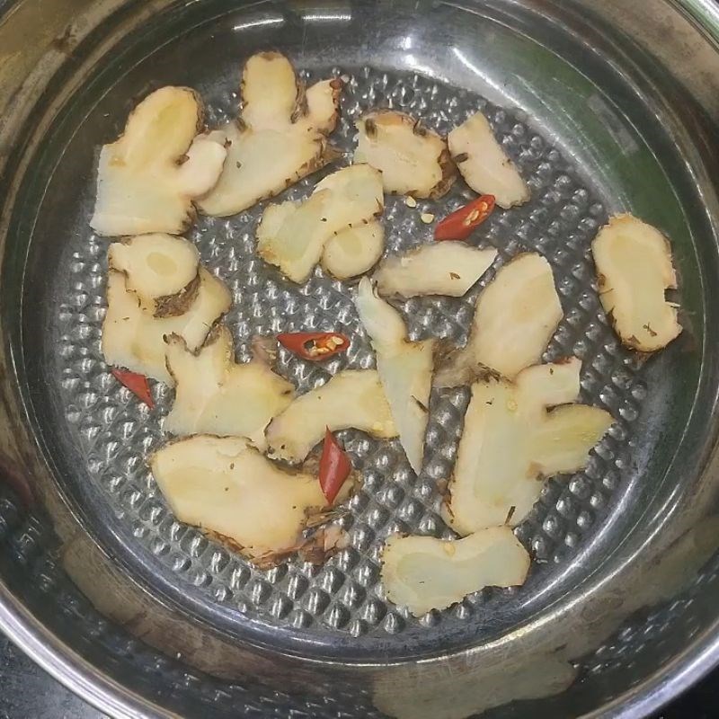 Bước 2 Xếp cá và gia vị vào nồi để kho cá quả chay Quả chay kho cá