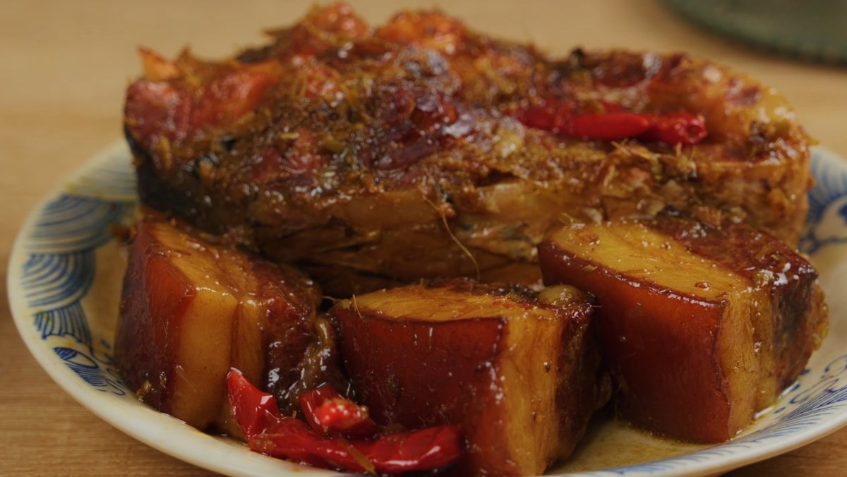 Cá trắm kho riềng miền Bắc