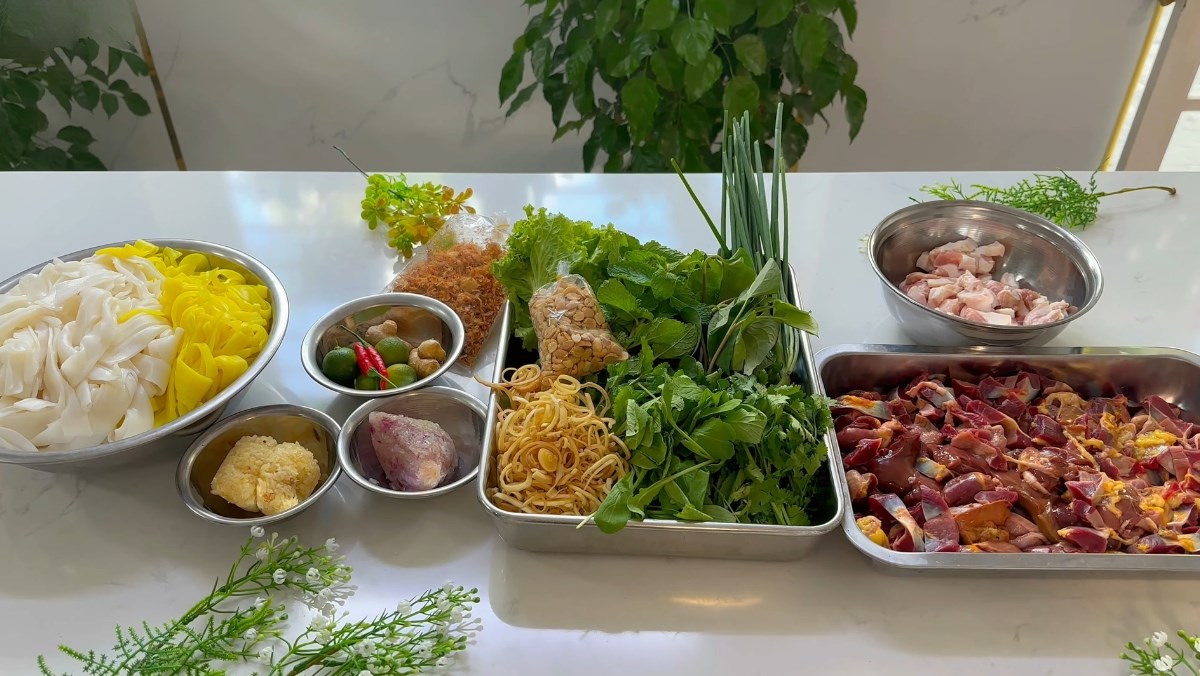 Nguyên liệu món ăn cách làm mì quảng trộn