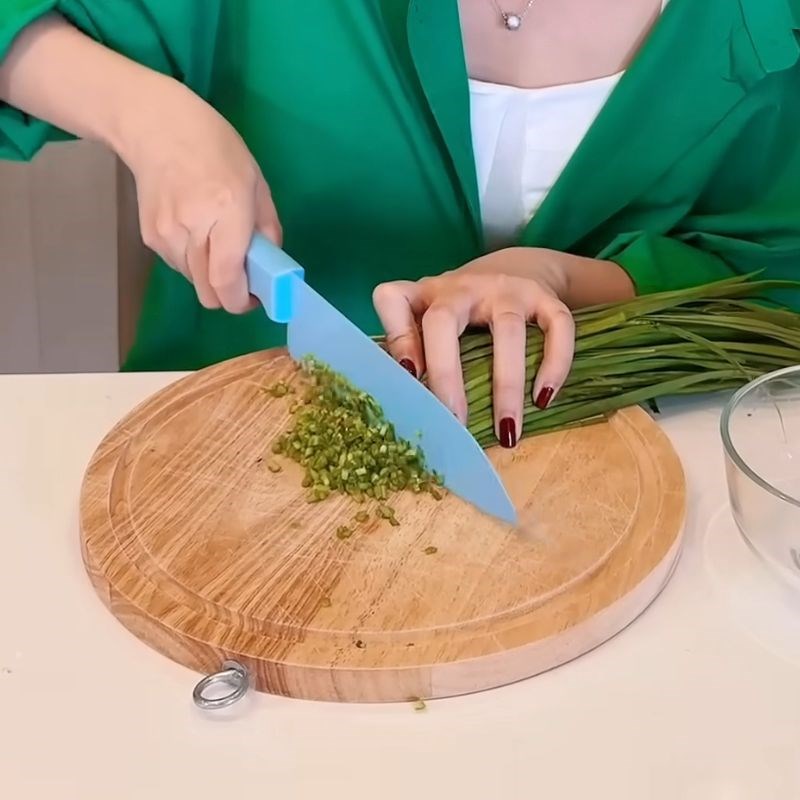 Bước 1 Làm dầu hẹ Bánh đập