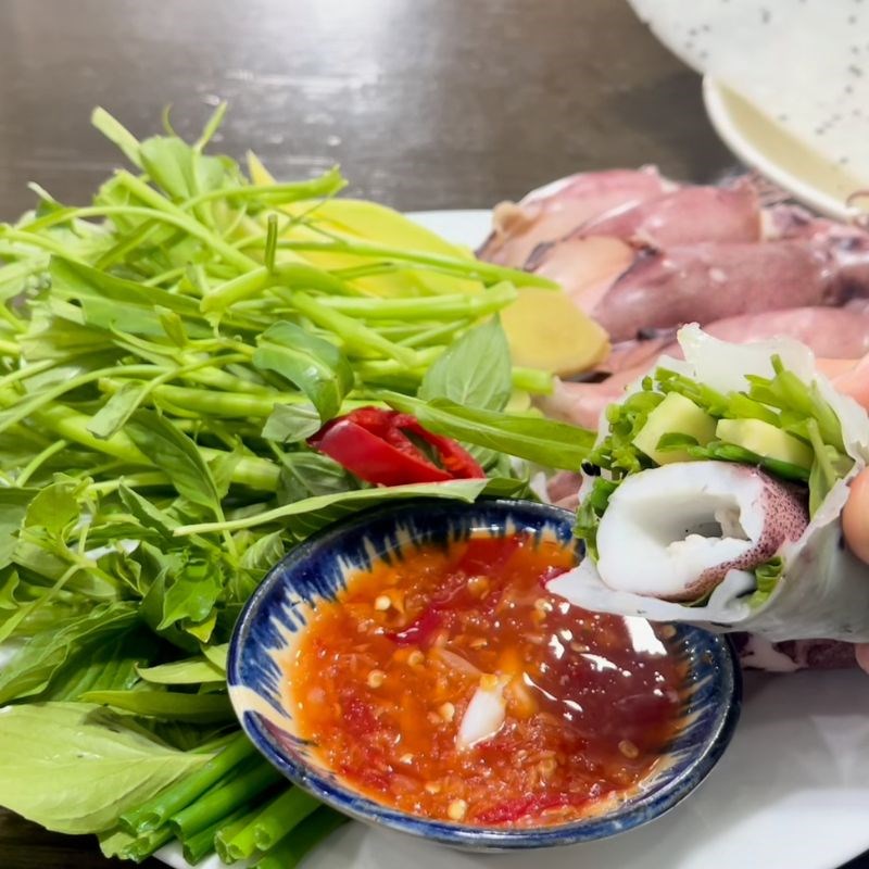 Bước 5 Thành phẩm Mực hấp cuốn bánh tráng