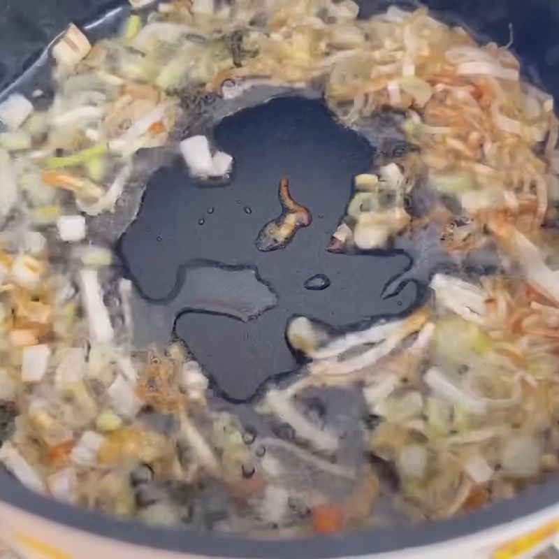 Bước 4 Xào nhân và vắt ráo rau củ Gỏi chay ngũ sắc