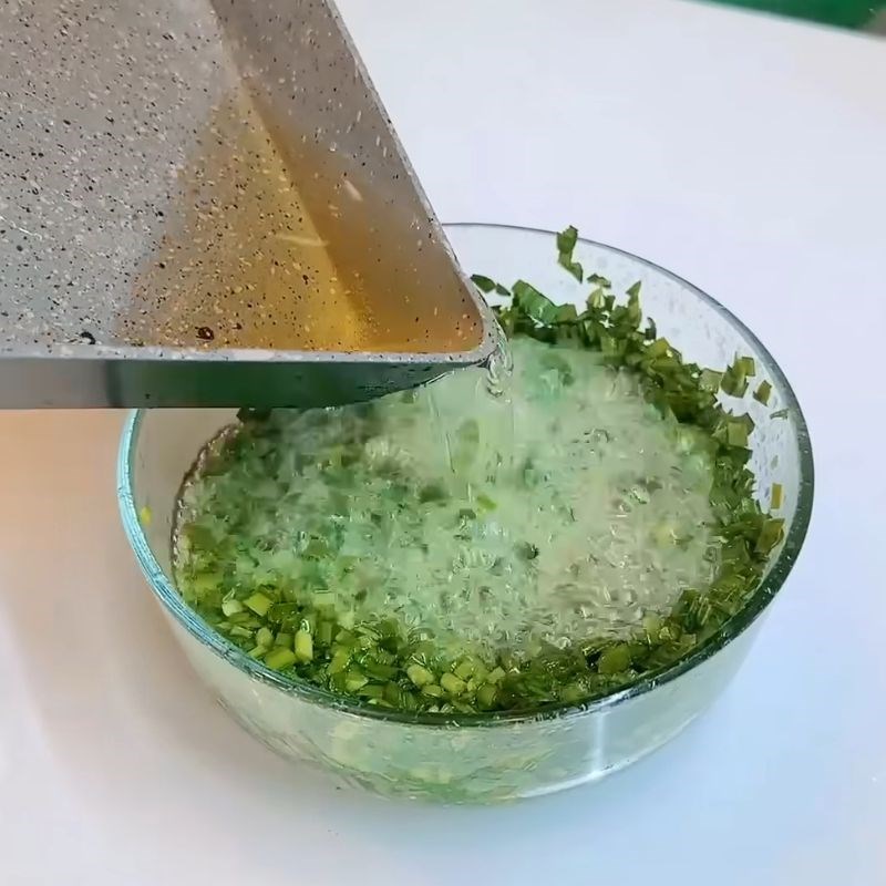 Bước 1 Làm dầu hẹ Bánh đập