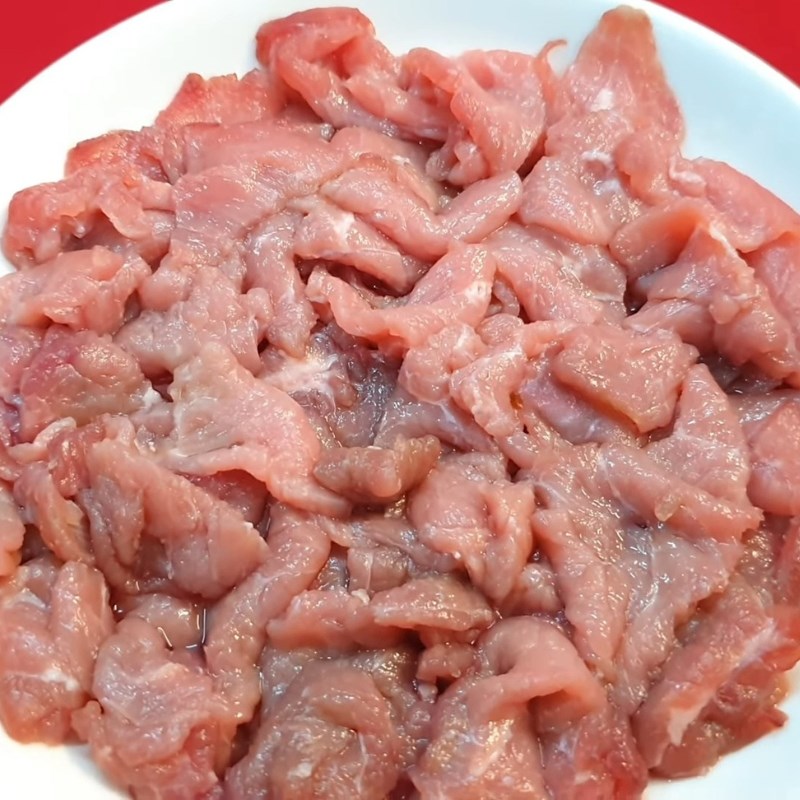 Bước 1 Sơ chế nguyên liệu Cơm chiên bò xào