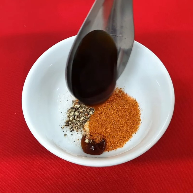 Bước 2 Pha nước sốt xào bò Cơm chiên bò xào