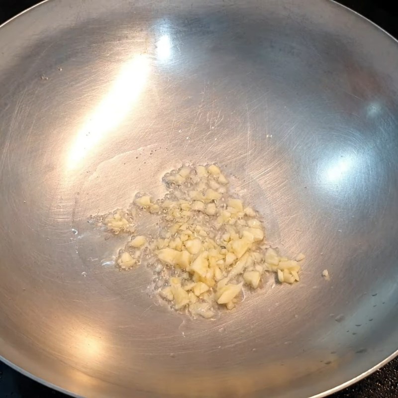 Bước 3 Xào thịt bò Cơm chiên bò xào