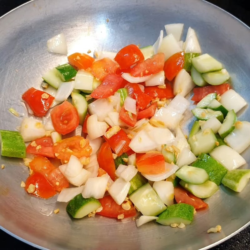 Bước 3 Xào thịt bò Cơm chiên bò xào