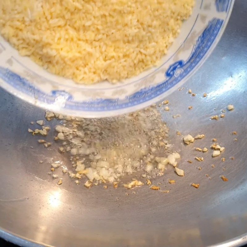 Bước 4 Chiên cơm Cơm chiên bò xào