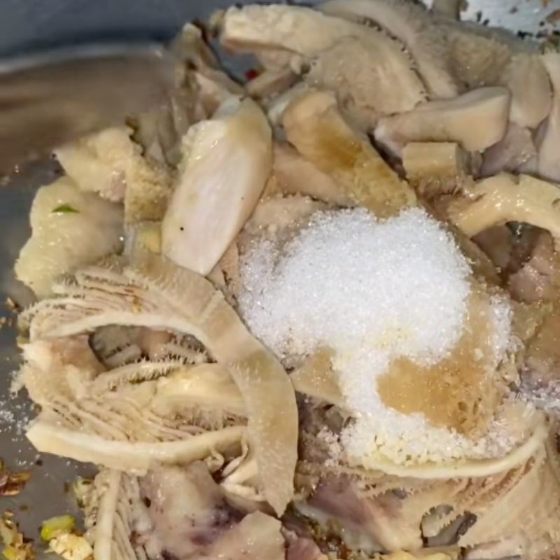 Bước 2 Bí quyết xào lòng bò lá lốt thơm ngon Lòng bò xào lá lốt