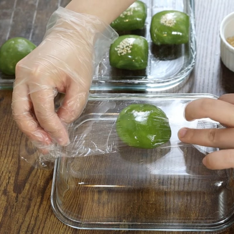 Bước 6 Bọc nhân và gói bánh Bánh xu xê cốm