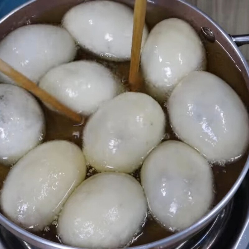 Bước 4 Chiên bánh cam mặn giòn rụm Bánh cam mặn