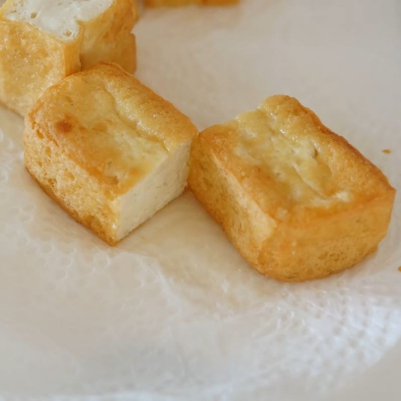 Bước 3 Chiên đậu phụ Lẩu nấm thập cẩm