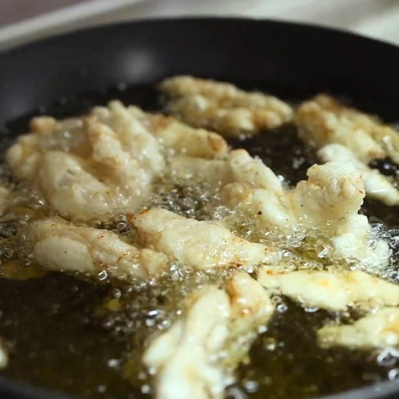 Bước 4 Chiên giòn thịt heo Thịt heo chiên giòn sốt chua ngọt Hàn Quốc