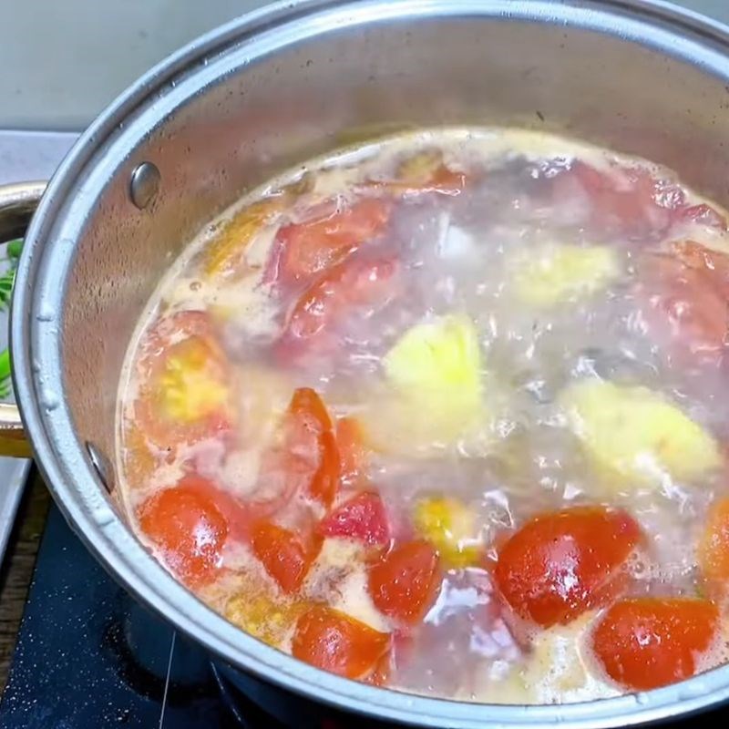 Bước 3 Cho hàu và hoàn thành món canh Nấu canh hàu cà chua