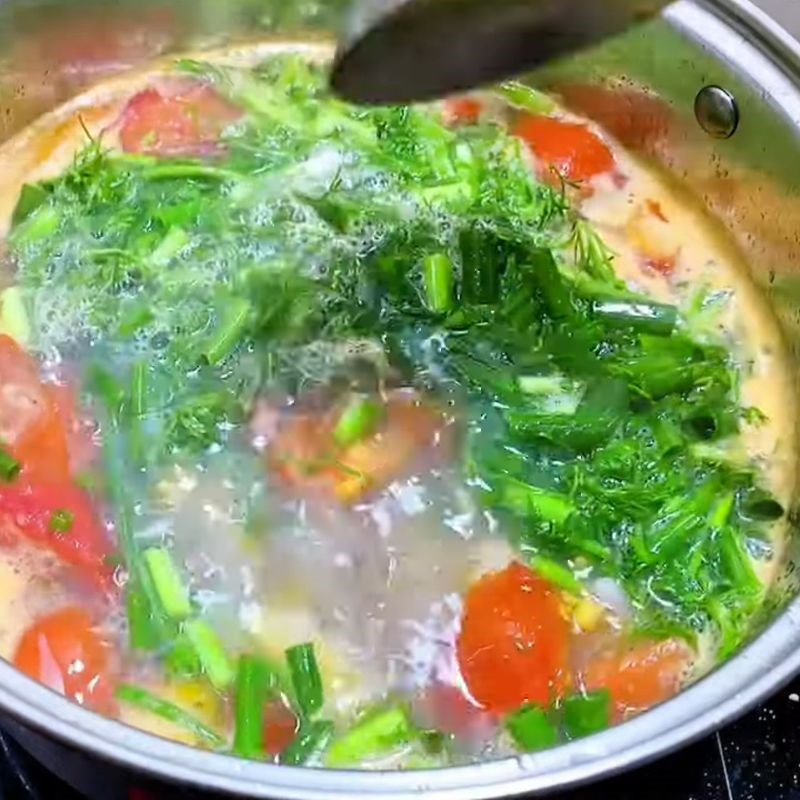 Bước 3 Cho hàu và hoàn thành món canh Nấu canh hàu cà chua