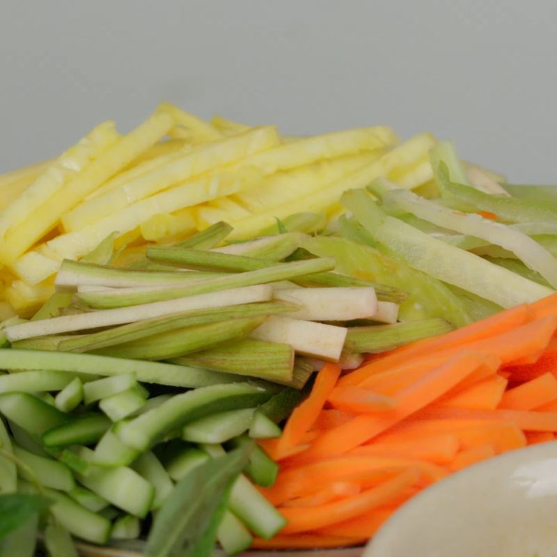 Bước 5 Chuẩn bị đồ cuốn và thưởng thức món cá hấp đinh lăng Cá hấp đinh lăng