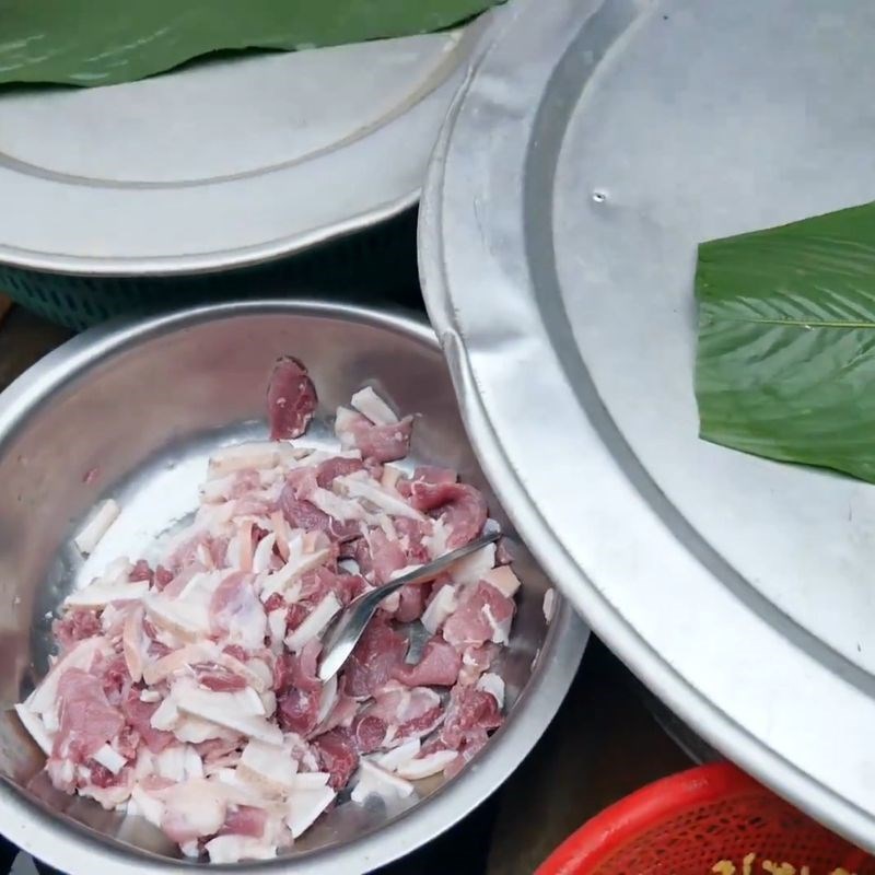 Bước 1 Chuẩn bị nguyên liệu Bánh chưng đen