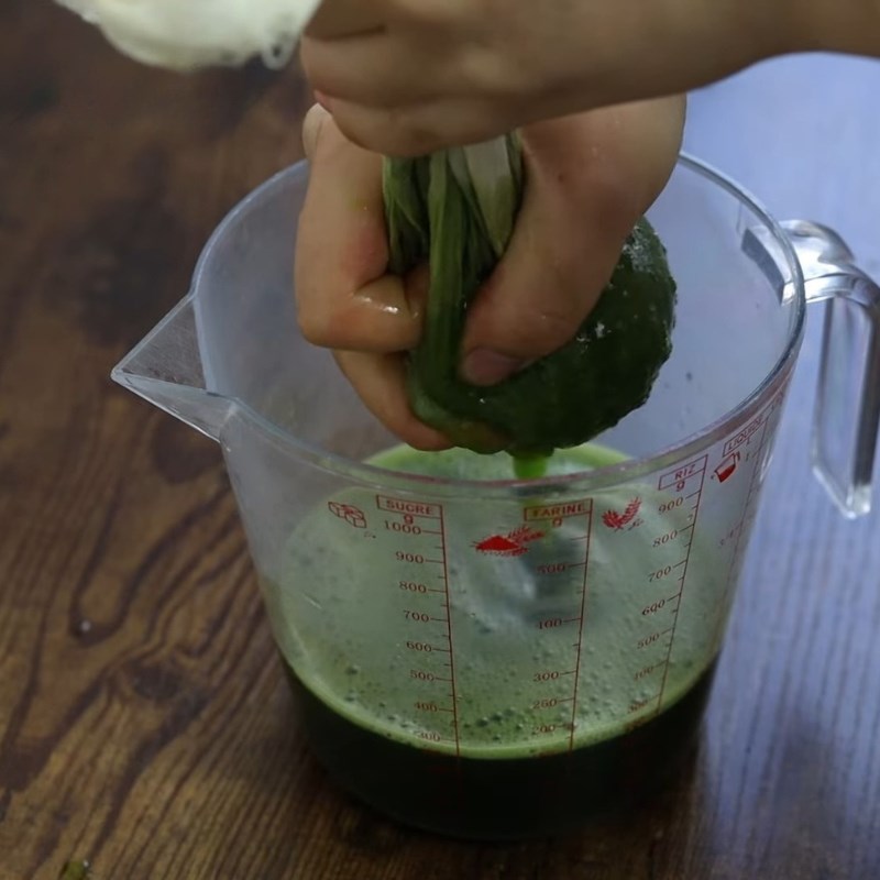 Bước 1 Chuẩn bị nước lá dứa tươi và dừa non Bánh xu xê cốm