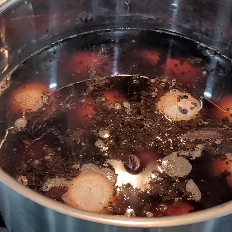 Bước 2 Chuẩn bị nước ngâm trứng trà Trứng trà