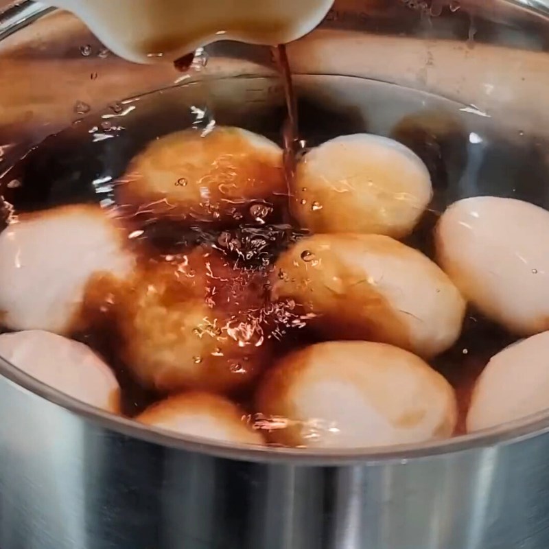 Bước 2 Chuẩn bị nước ngâm trứng trà Trứng trà