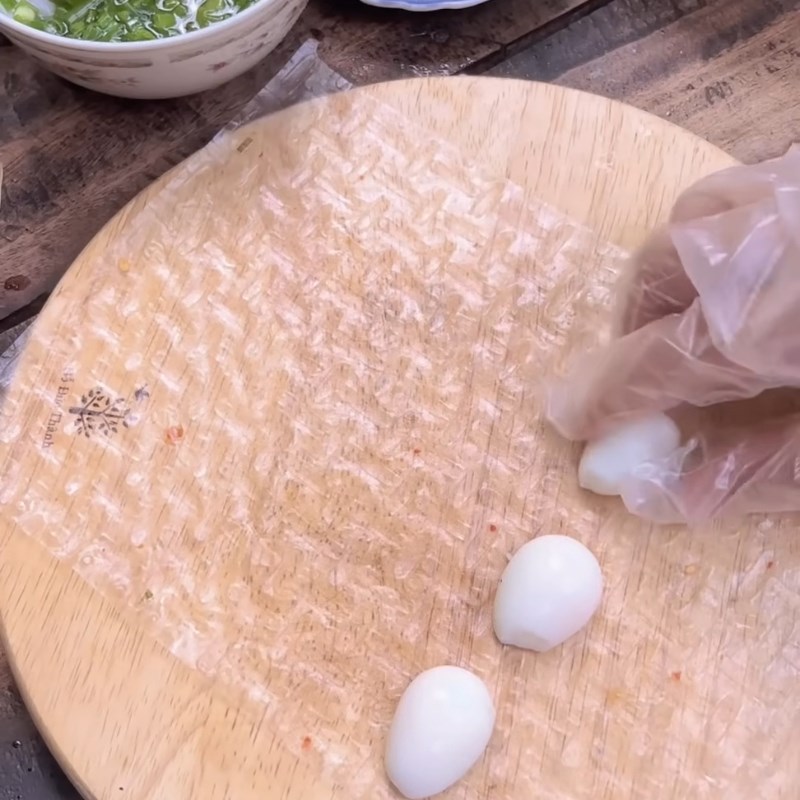 Bước 3 Cuốn bánh tráng Bánh tráng cuốn trứng lòng đào