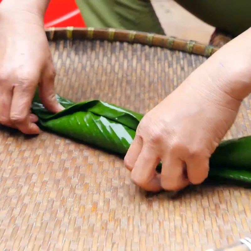 Bước 3 Gói bánh chưng đen Bánh chưng đen
