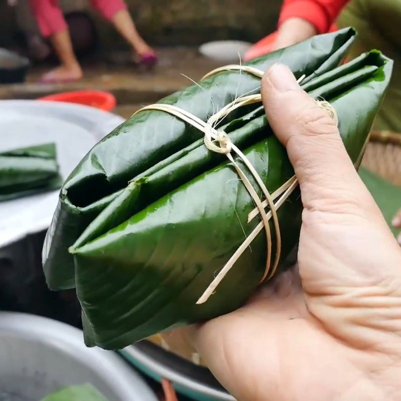 Bước 3 Gói bánh chưng đen Bánh chưng đen