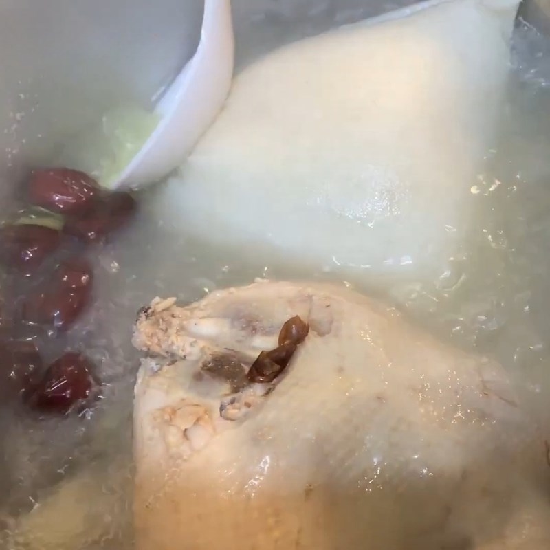 Bước 4 Hầm gà cùng cơm nếp Gà hầm sâm Hàn Quốc