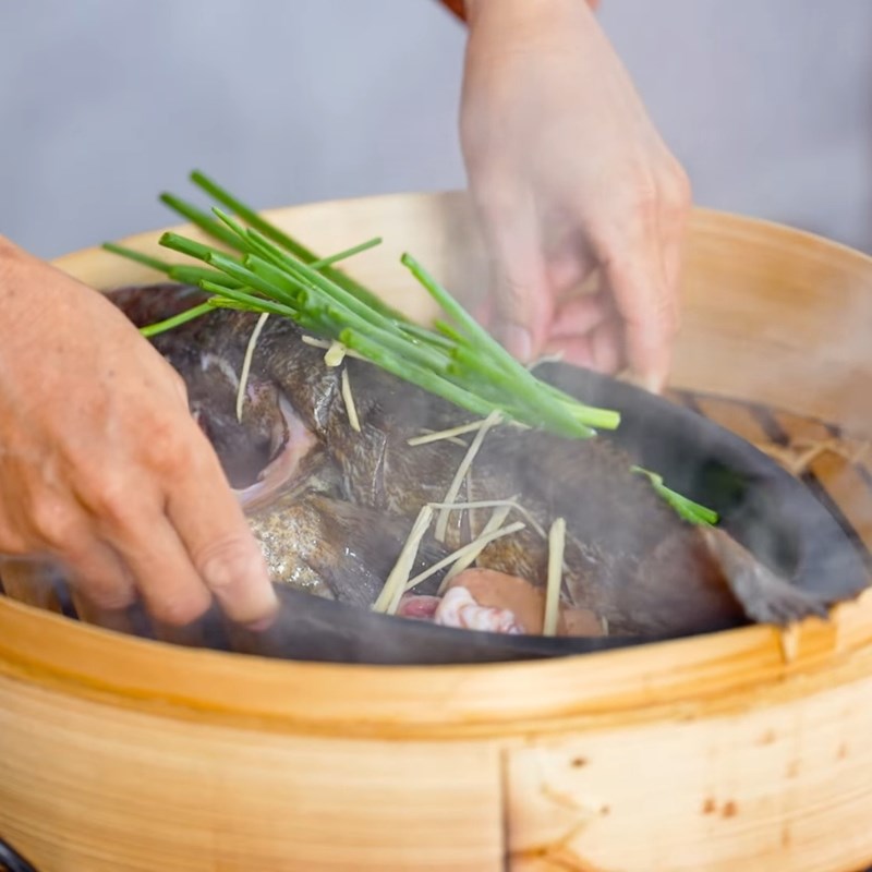 Bước 4 Hấp cá bống mú Cá bống mú hấp nấm đông cô