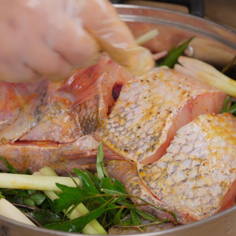 Bước 3 Hấp cá đinh lăng cách thủy Cá hấp đinh lăng