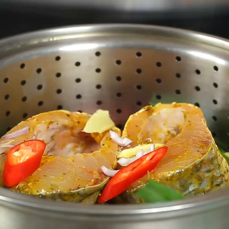 Bước 3 Hấp cá trắm Cá trắm hấp sả gừng