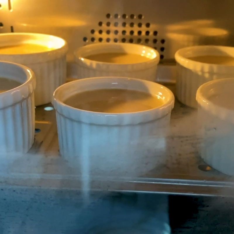 Bước 4 Hấp nướng bánh flan cafe bằng lò siêu nhiệt Bánh flan cafe