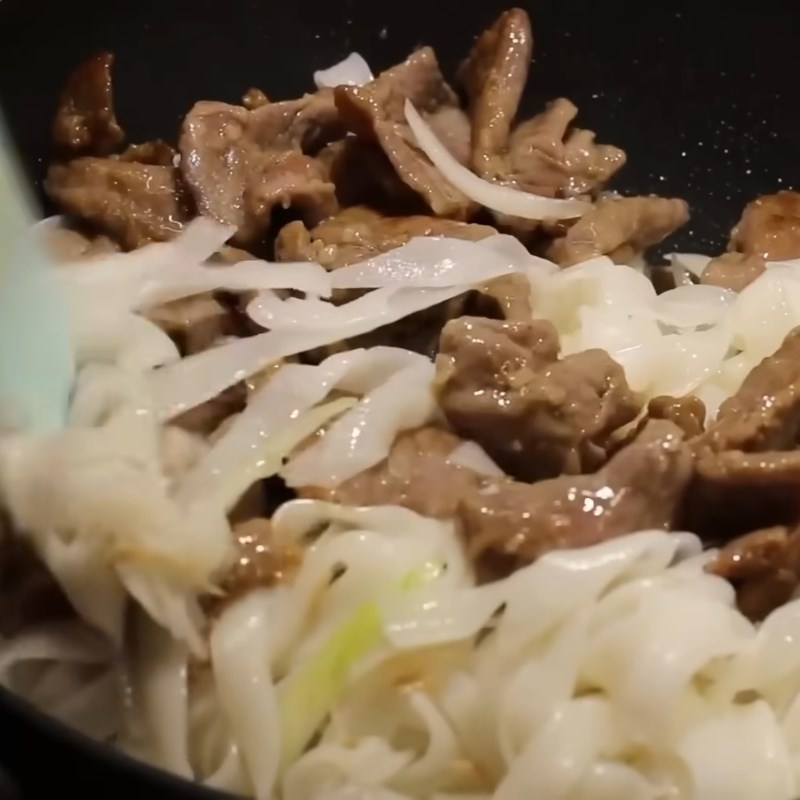 Bước 5 Hoàn thành món hủ tiếu xào Hủ tiếu xào bò