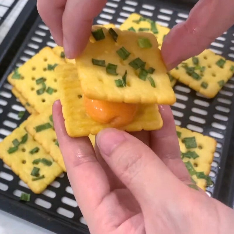 Bước 3 Hoàn thiện bánh hành phô mai Bánh hành phô mai