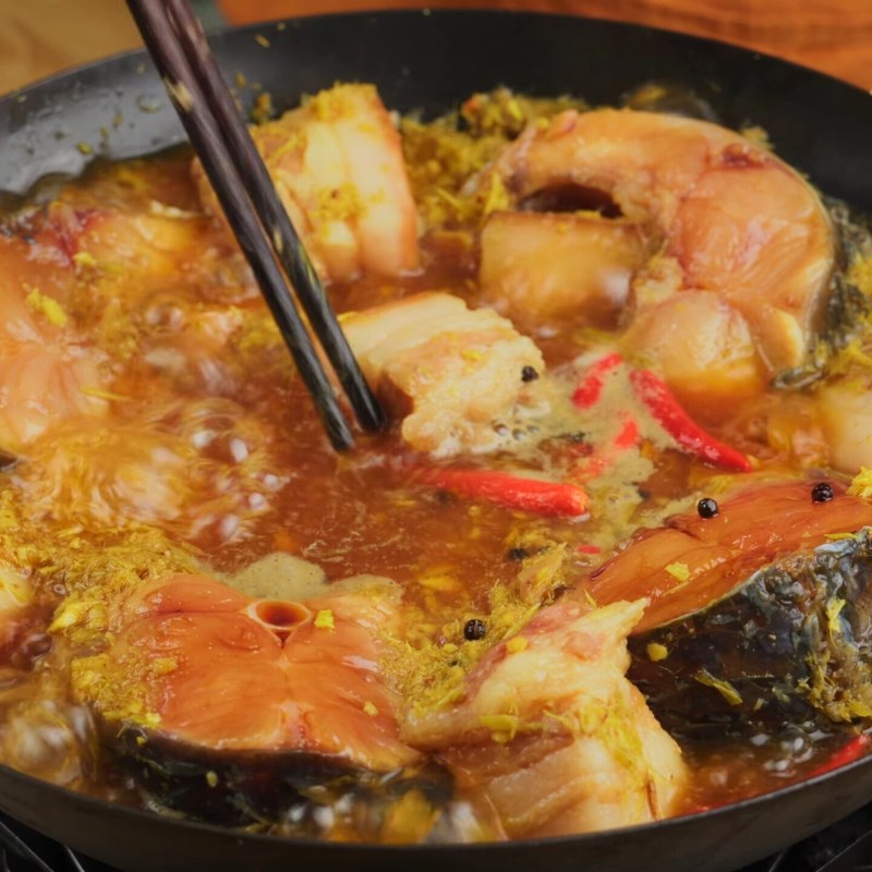 Bước 3 Kho cá trắm chuẩn vị miền Bắc Cá trắm kho riềng miền Bắc