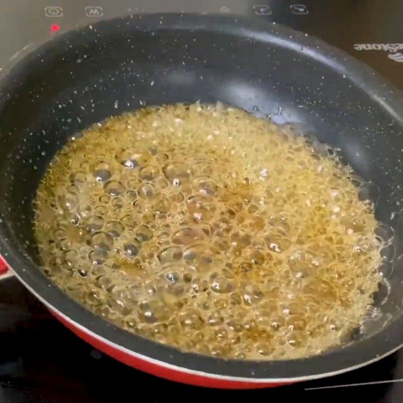 Bước 1 Làm caramel thơm lừng cho bánh flan cafe Bánh flan cafe