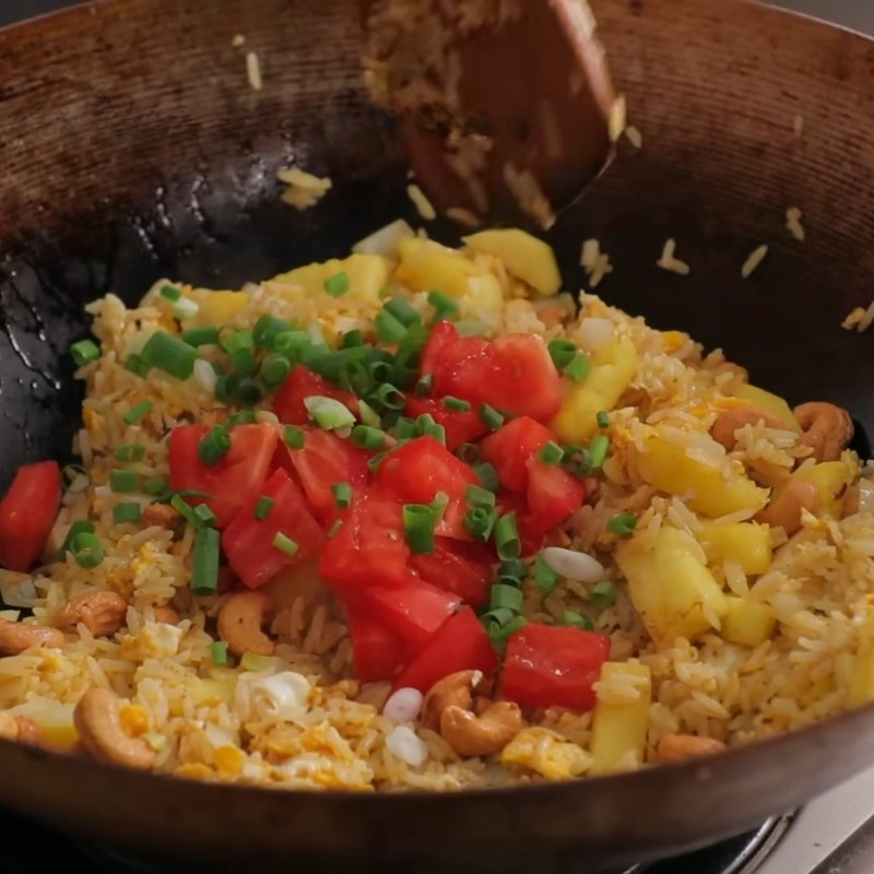 Bước 4 Làm cơm chiên kiểu Thái Cơm chiên Thái Lan