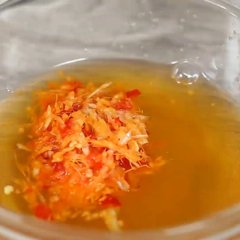 Bước 4 Làm nước chấm cá hấp thần thánh Cá trắm hấp sả gừng