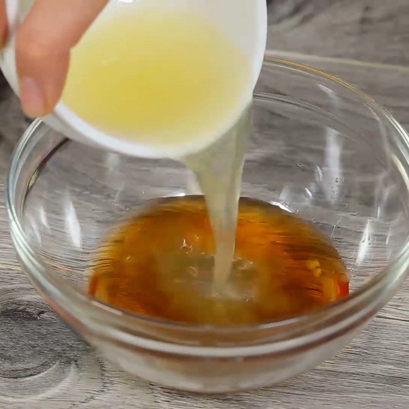 Bước 4 Làm nước chấm cá hấp thần thánh Cá trắm hấp sả gừng