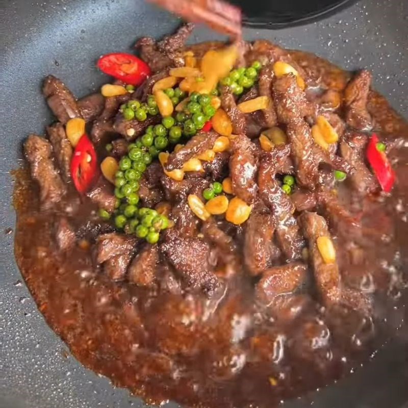 Bước 4 Làm nước sốt trâu cháy tỏi Trâu cháy tỏi