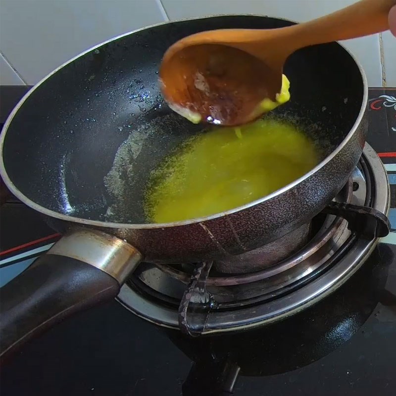 Bước 3 Làm sốt đường muối bơ Bắp rang bơ phô mai