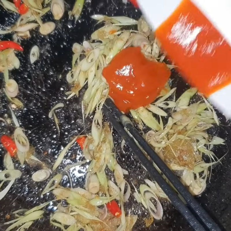 Bước 2 Làm sốt me Ngao xào me