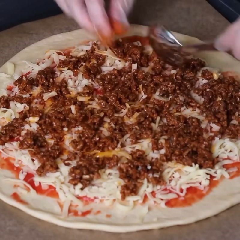 Bước 7 Lắp ráp pizza nhồi phô mai Pizza nhồi