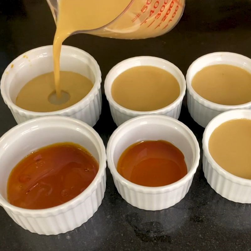 Bước 3 Lọc hỗn hợp và đổ khuôn bánh flan Bánh flan cafe