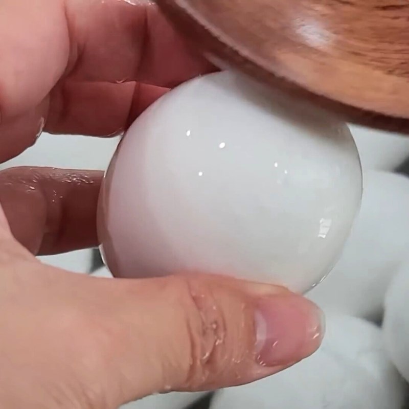 Bước 1 Luộc trứng gà Trứng trà
