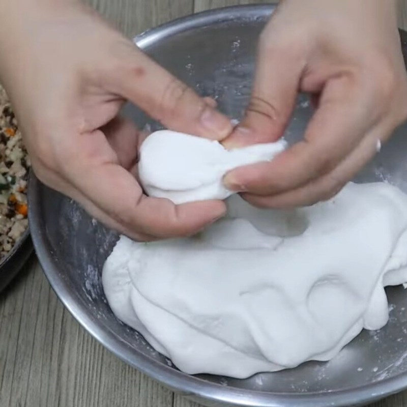 Bước 3 Nặn bánh cam nhân mặn Bánh cam mặn