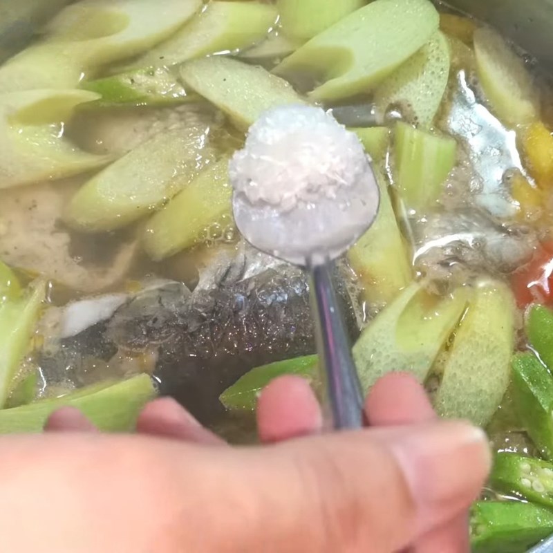 Bước 4 Nấu canh chua cá đối Cá đối nấu canh chua