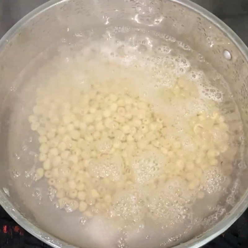 Bước 2 Nấu chè hạt sen Chè hạt sen táo đỏ kỷ tử