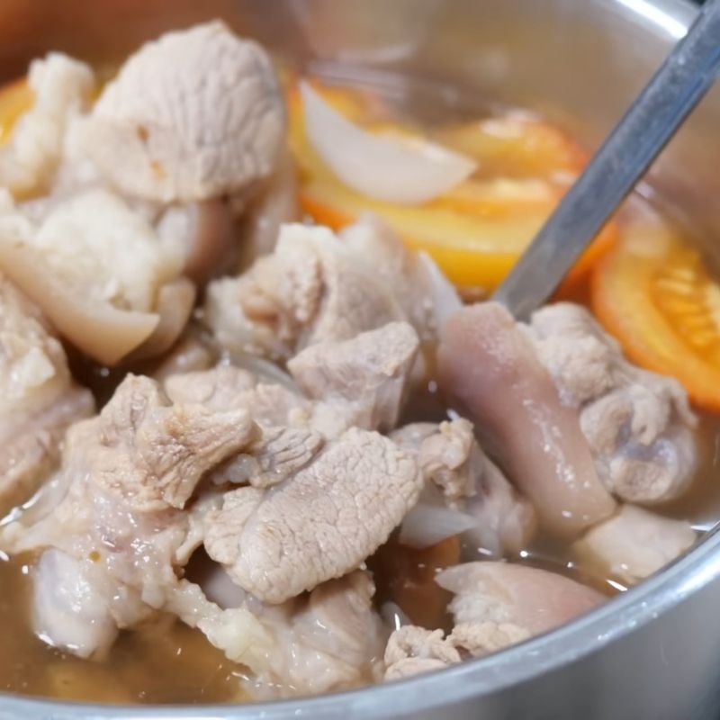 Bước 4 Nấu chín móng giò và nêm nếm gia vị đậm đà Móng giò nấu canh chua