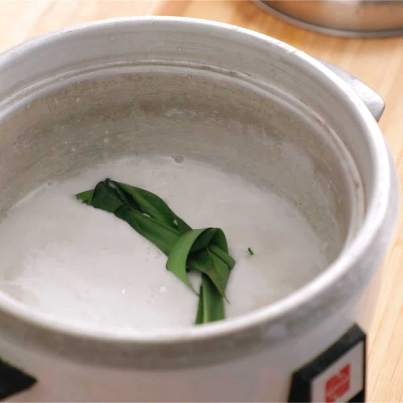 Bước 2 Nấu cơm Cơm chiên Thái Lan